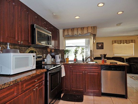 4th image of 873 NW 70th Way #1
