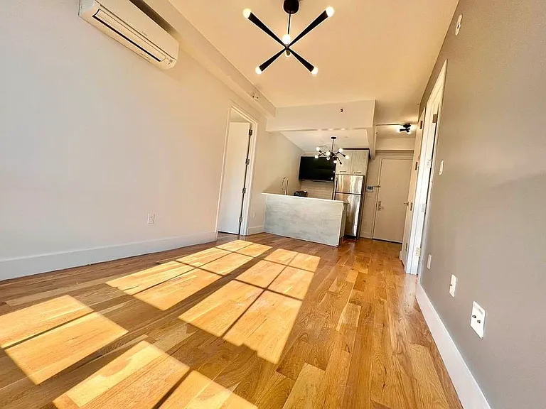 12 Ford St #7C — Photo 3