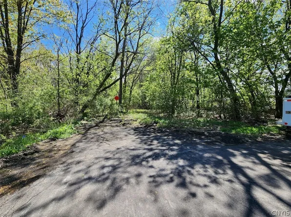 040-05 Maconi Ave, East Syracuse, NY 13057