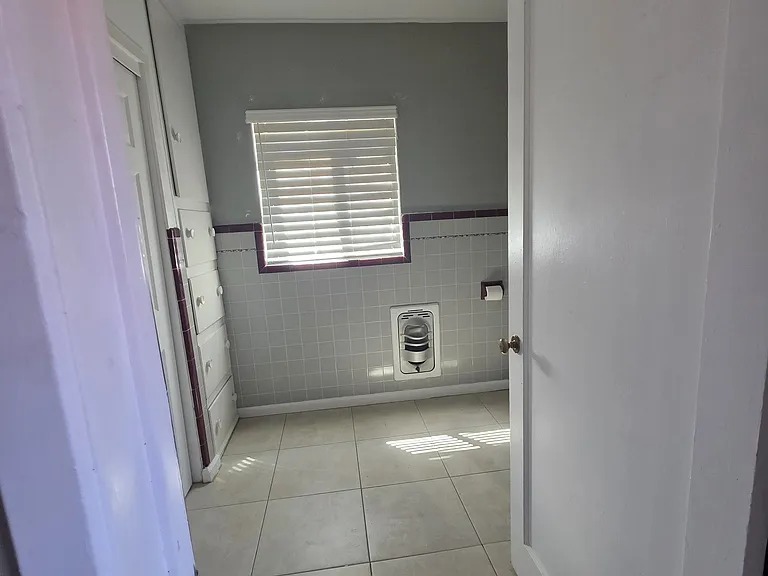 206 G St — Photo 13
