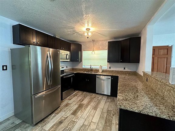 4th image of 2130 Oglesby Ave