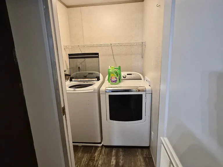 9945 Woodville Ct — Photo 12