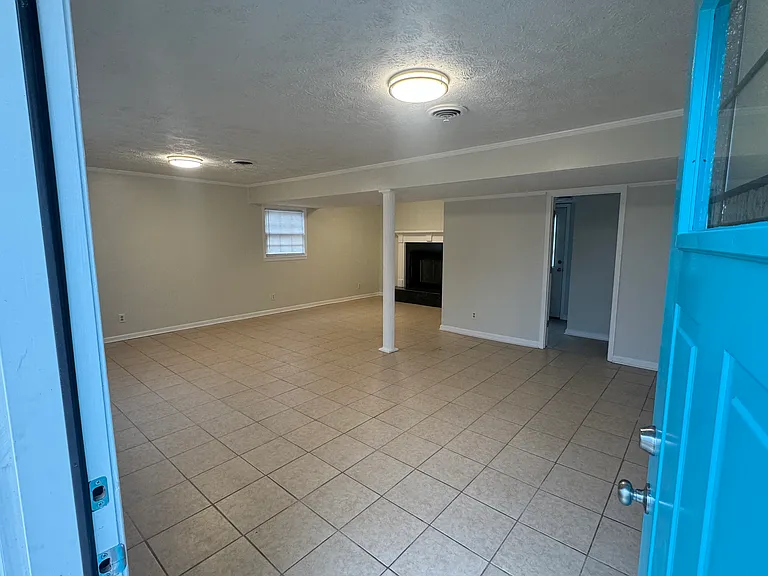 408 S Hammond Dr — Photo 6