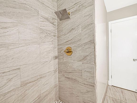 4th image of 4319 Howcher St