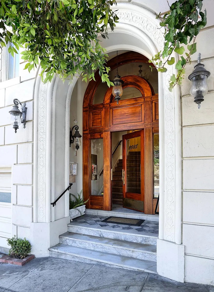 Building Photo - 2085 Sacramento St