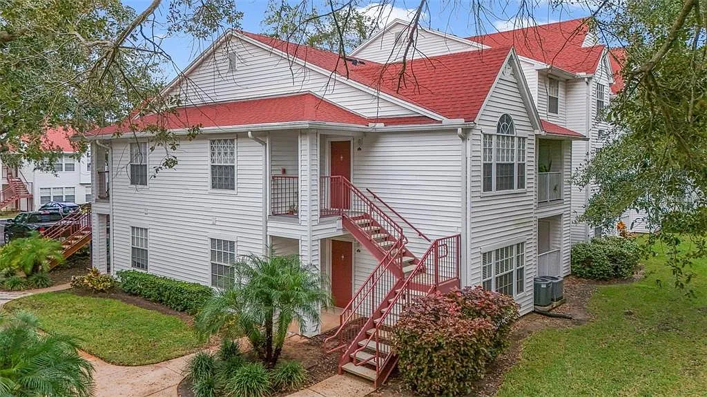 2 bed, 2.0 bath, 1067 sqft, $1,900 — Photo 1