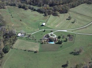 650 Stonegate Ln, Irvine, KY 40336