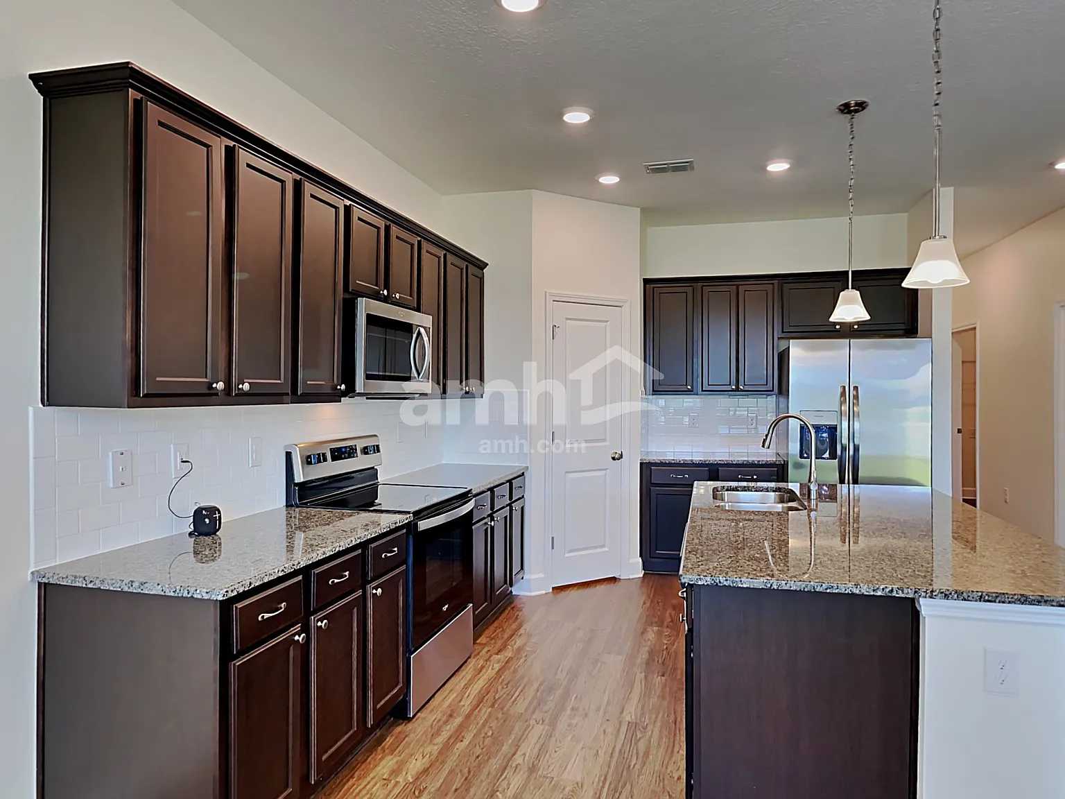 4 bed, 3.0 bath, 2229 sqft, $2,650 — Photo 3