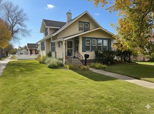 124 13th Ave SW, Aberdeen, SD 57401