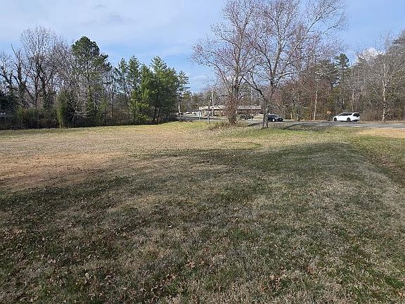 5th image of Lafayette Dr