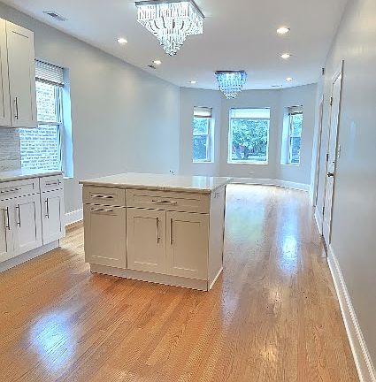 4th image of 859 N Richmond St #2
