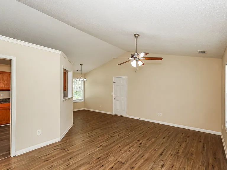 43 Thorn Thicket Way — Photo 4