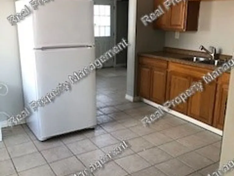 6533 Missouri Ave — Photo 5