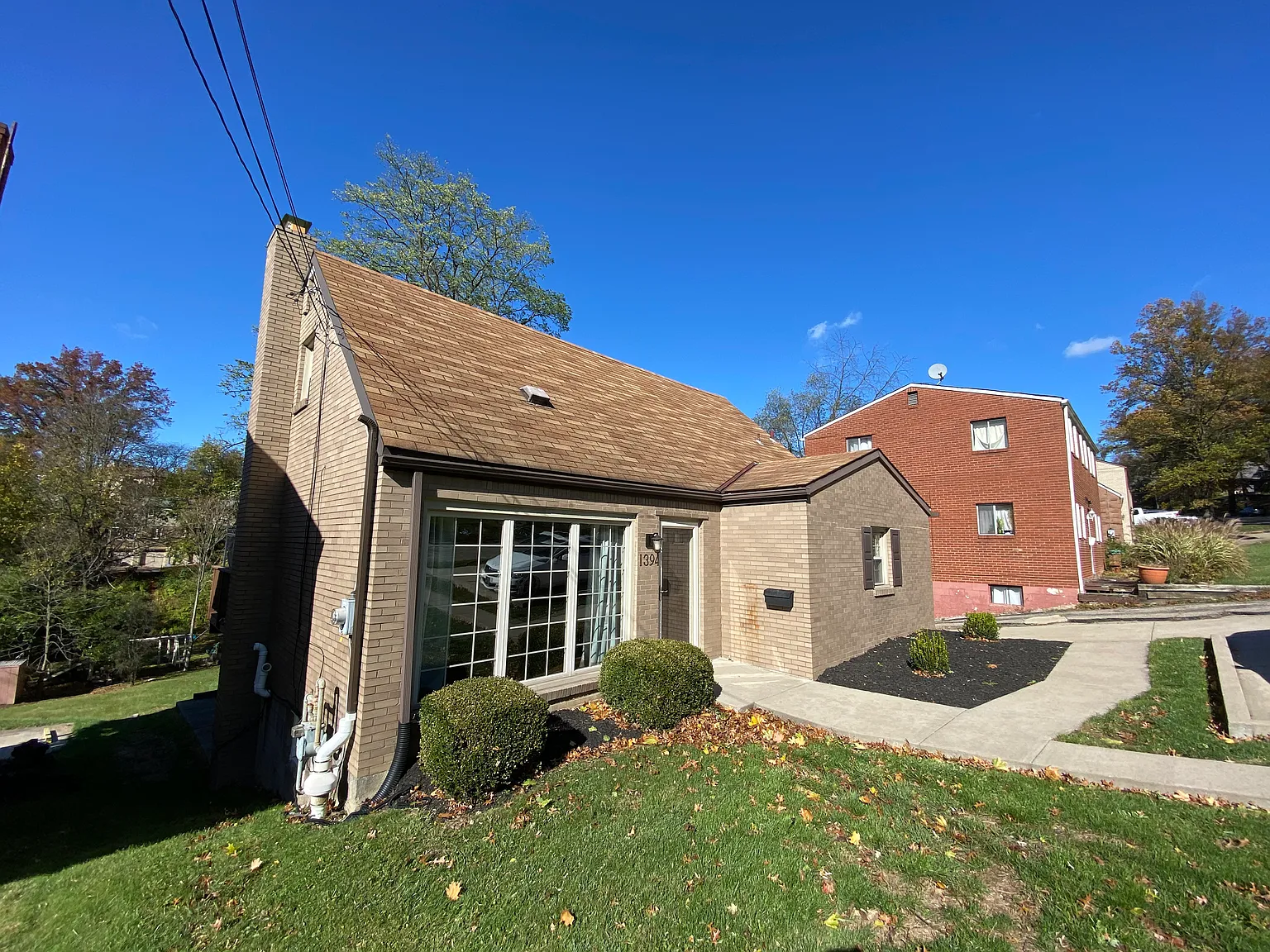 4 bed, 1400 sqft, $2,400 — Photo 2