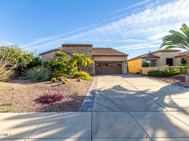 12725 W Dale Ln — Photo 2