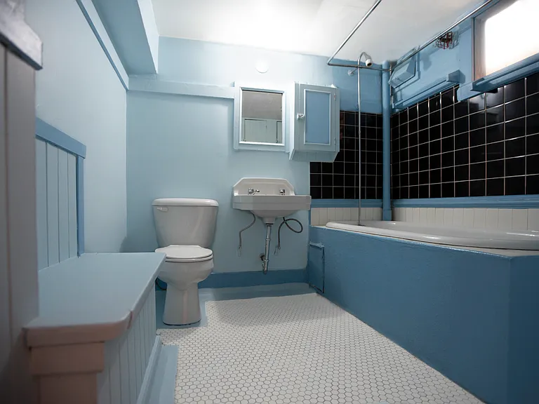 1086 Bute St — Photo 14