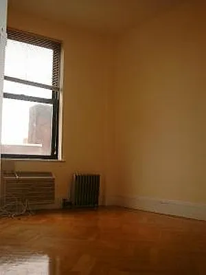 Rented by 4 Points Properties | media 19