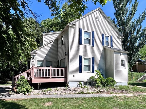 2nd image of 521 Lakeshore Dr
