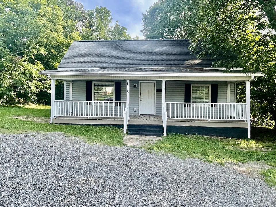 216 W Lee Ave