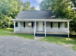 216 W Lee Ave, Bessemer City, NC 28016