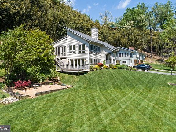 3rd image of 1612 Severn Dr