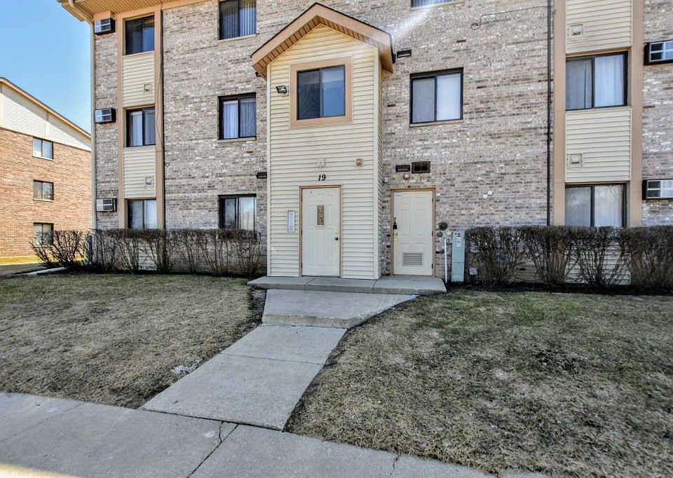 1st image of 19 Cedar Ct APT 12