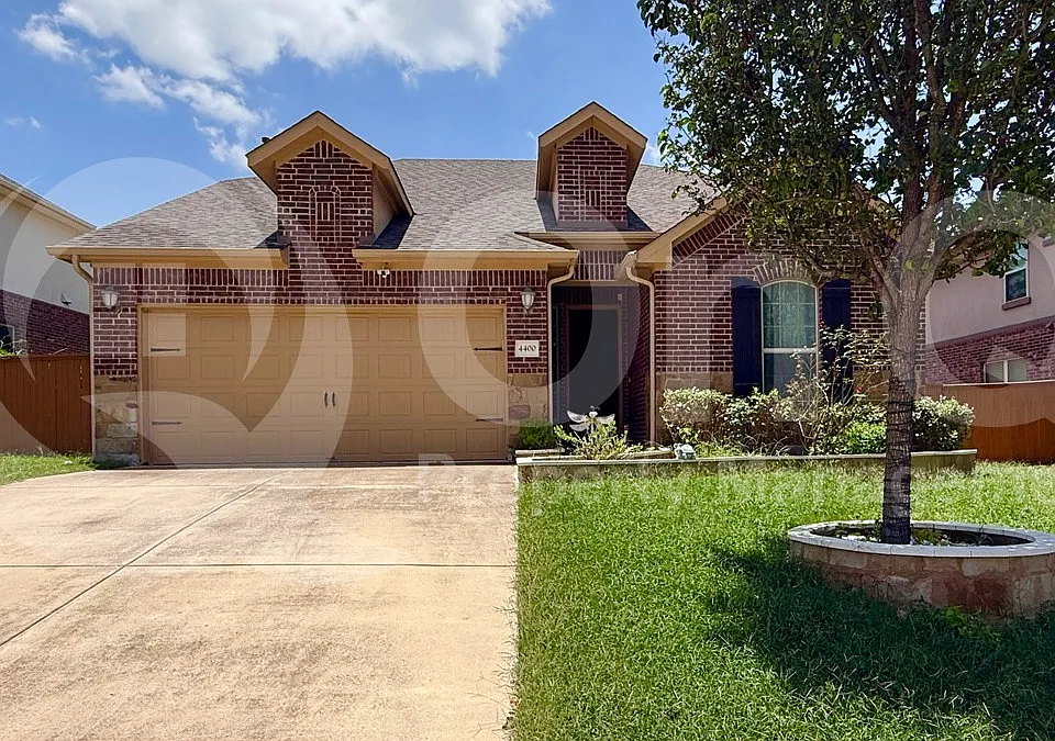 4400 Trinity Woods St