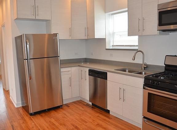 3rd image of 3450 W Waveland Ave #2