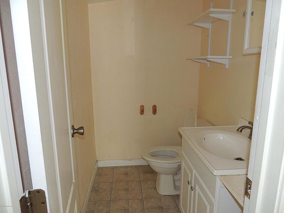 3rd image of 204 S Highland Ave