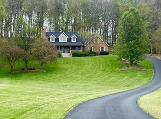 2985 Wheeling Rd NE, Lancaster, OH 43130