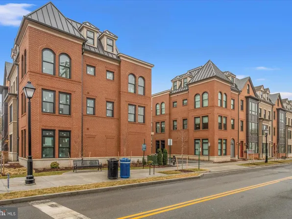1330 Cameron St, Alexandria, VA 22314