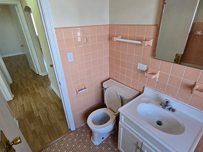1534 N Harlem Ave — Photo 1