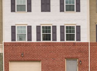 25285 Demilton Ter, Chantilly, VA 20152