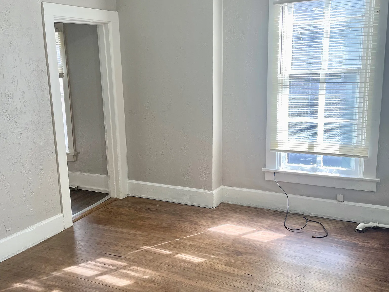 2 bed, $1,050 — Photo 2