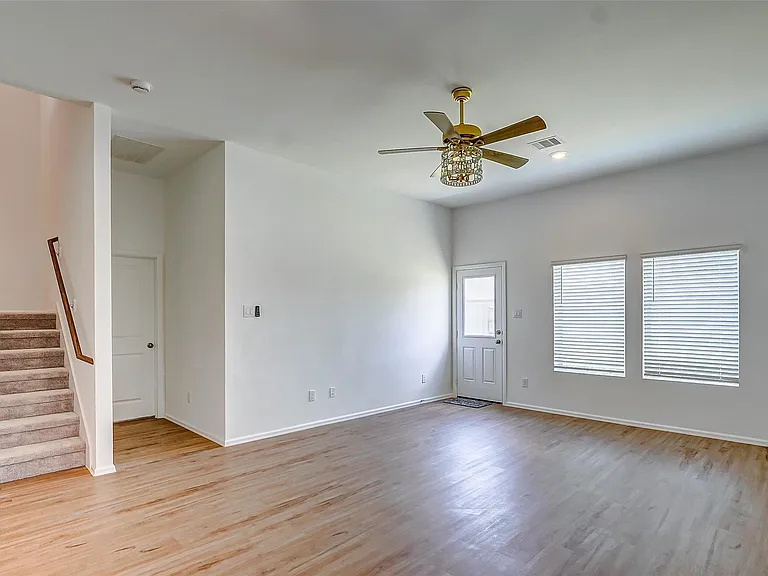 1495 Twilight Green Dr — Photo 10