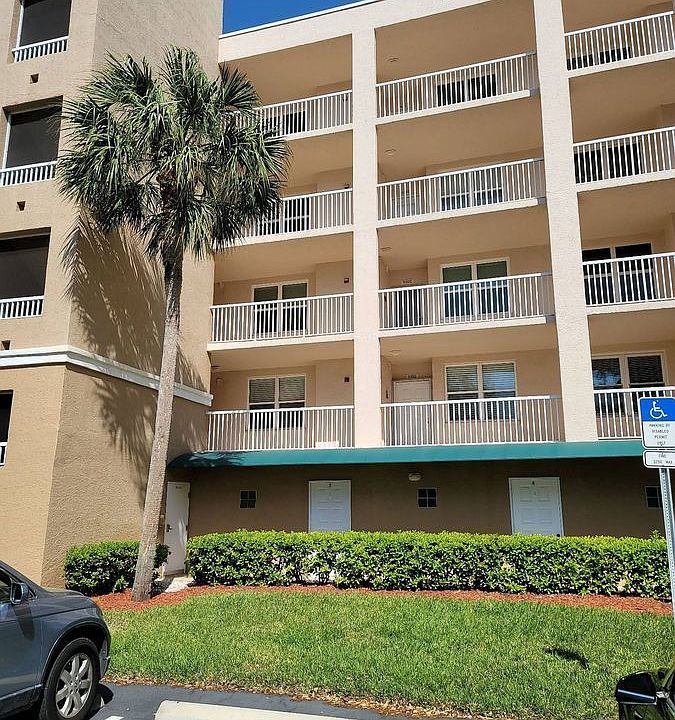 Shores Of Long Bayou Condominiums Apartment Rentals Saint Petersburg