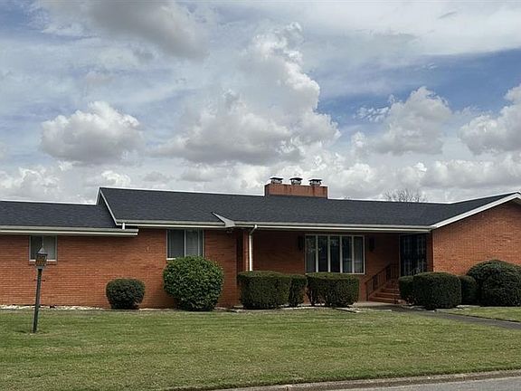 2nd image of 707 Trotter Ln