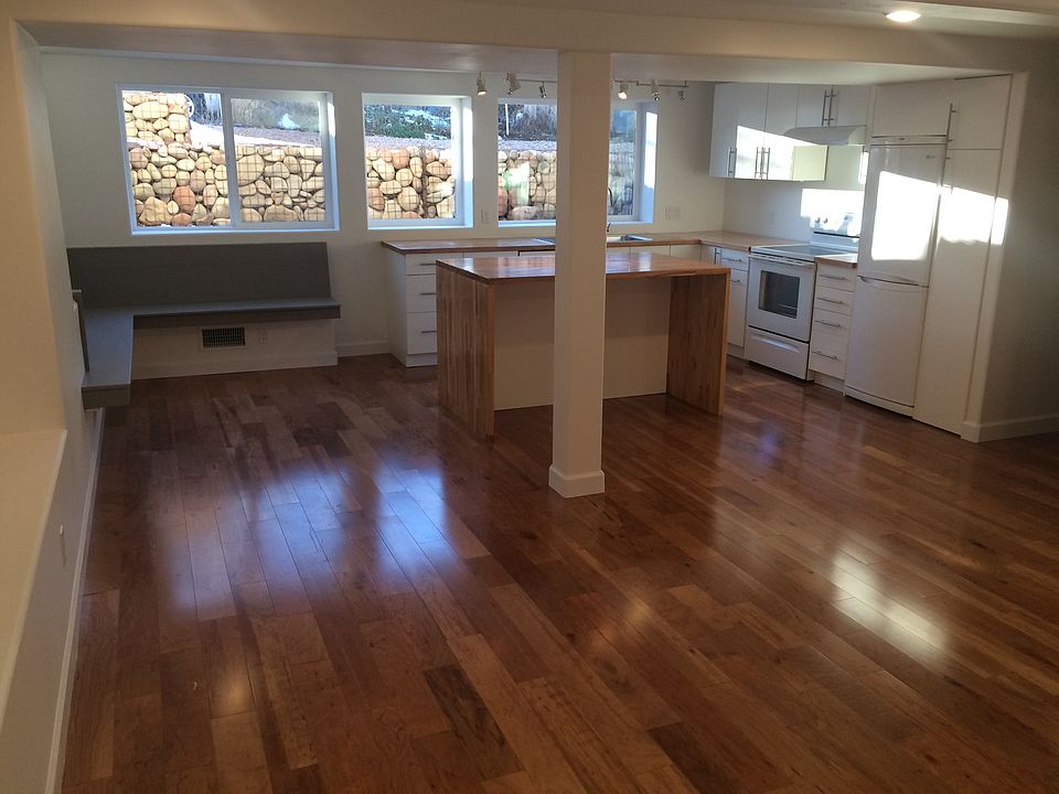 Open floor plan living, dining, kitchen