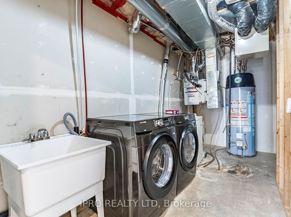 227 Slingsby Lndg, Milton, ON L9T 8N5