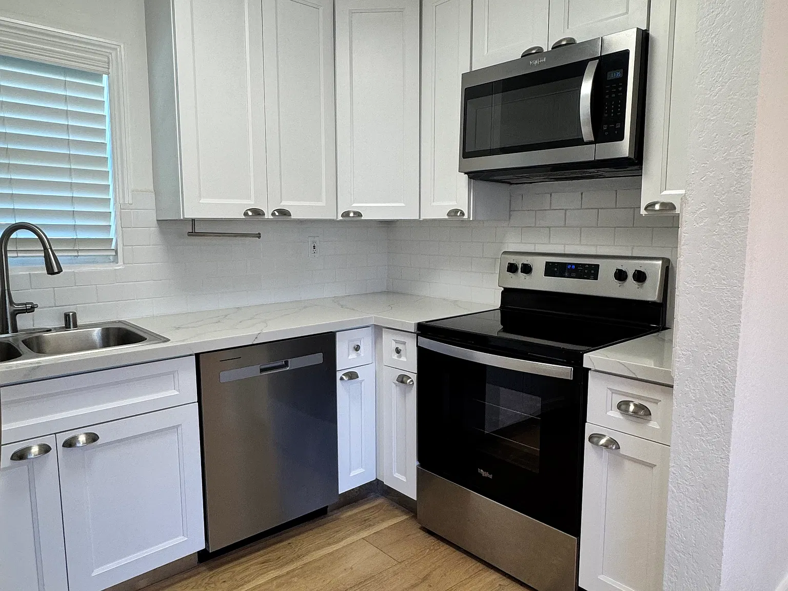 4412 Ventura Canyon Ave — Photo 2
