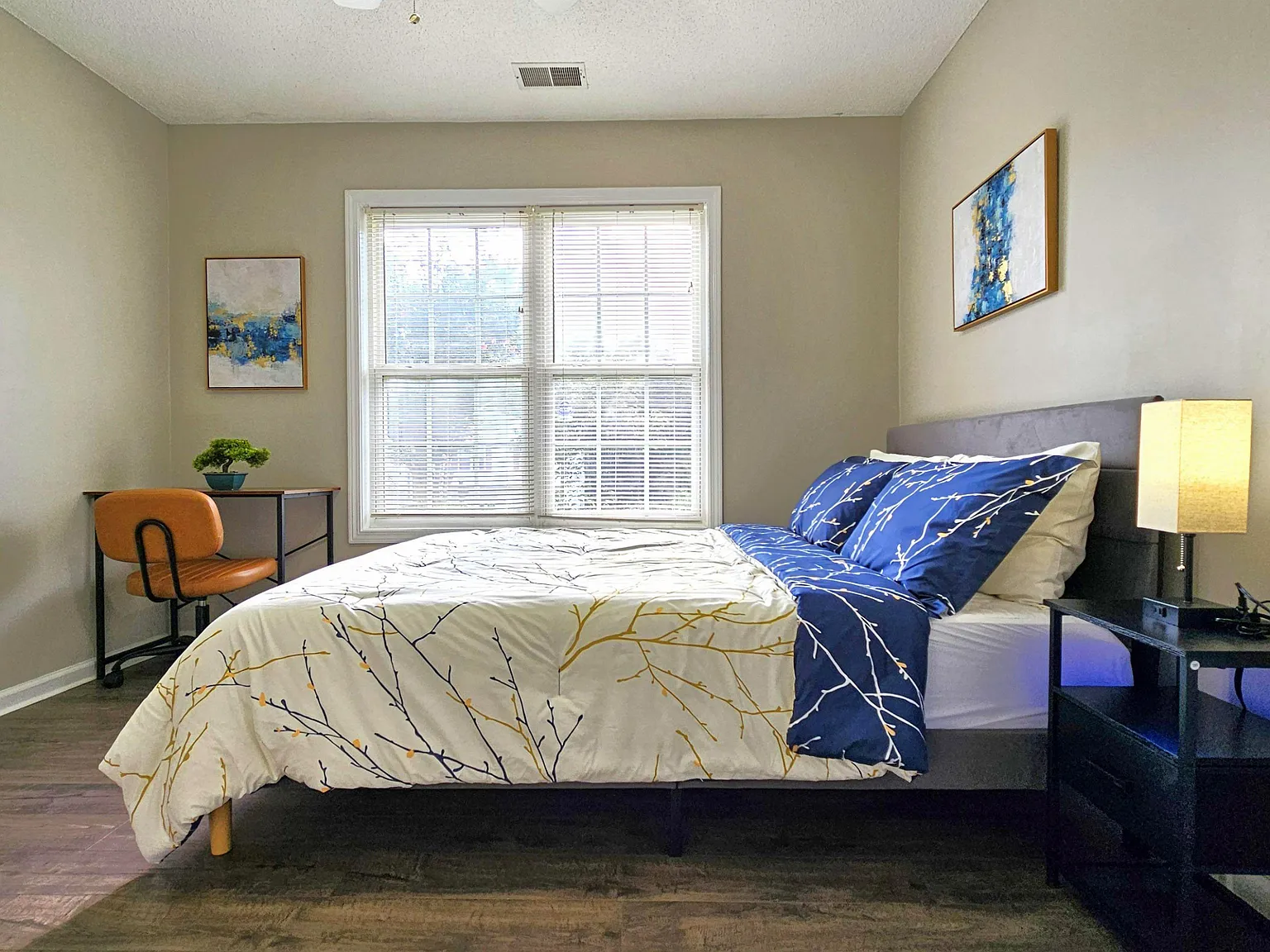 4 bed, 4.0 bath, 2565 sqft, $879 — Photo 3
