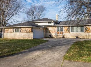 1027 Joy Oval, Seven Hills, OH 44131