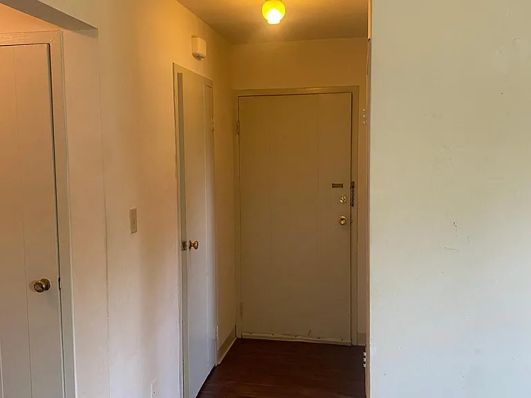 11 Stoneleigh Ave #2 — Photo 5