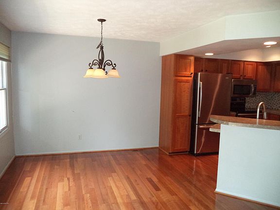 3rd image of 2293 Edington Dr SE #107