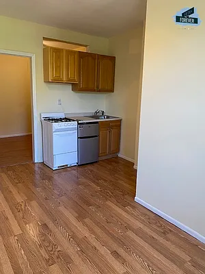 Rented by Fifth & Forever LLC | media 7