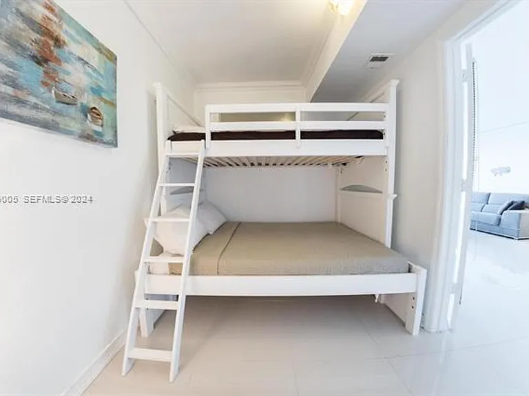 5601 Collins Ave #1206 — Photo 18