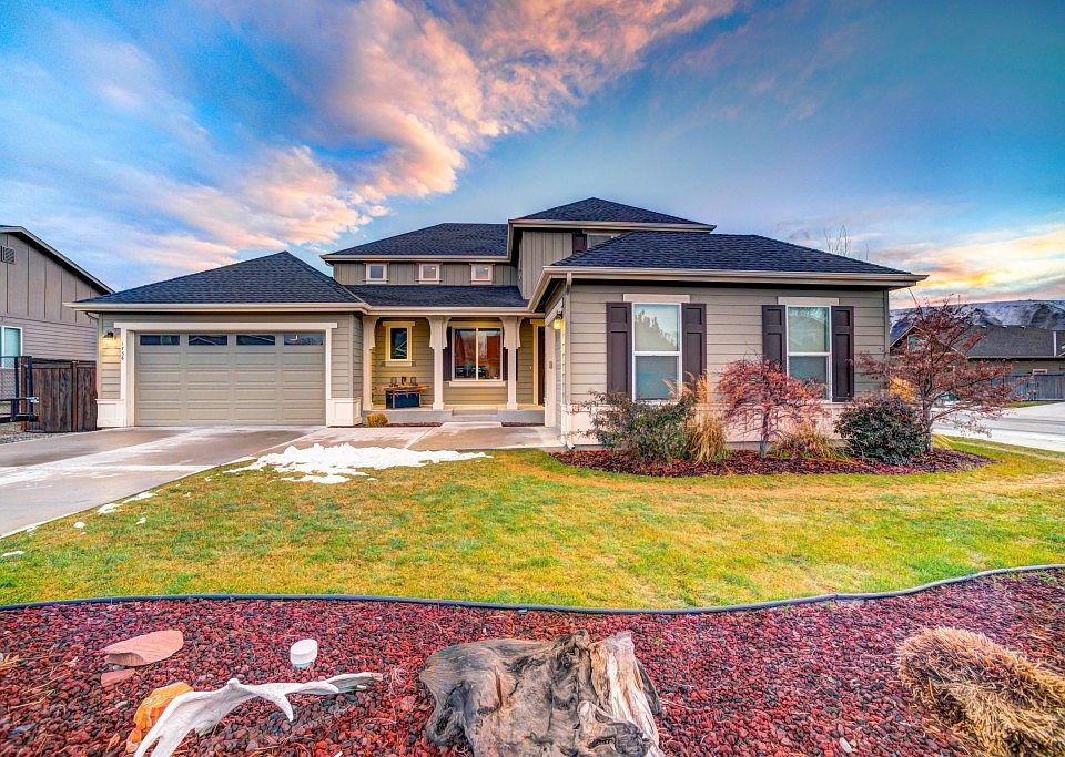 1st image of 1736 5th St SE