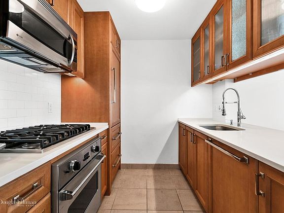 3rd image of 205 E 85th St APT 6P