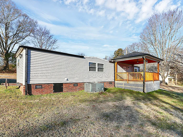 146 Swink St SW — Photo 1