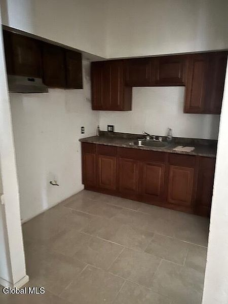 2nd image of 113 Clinton Street